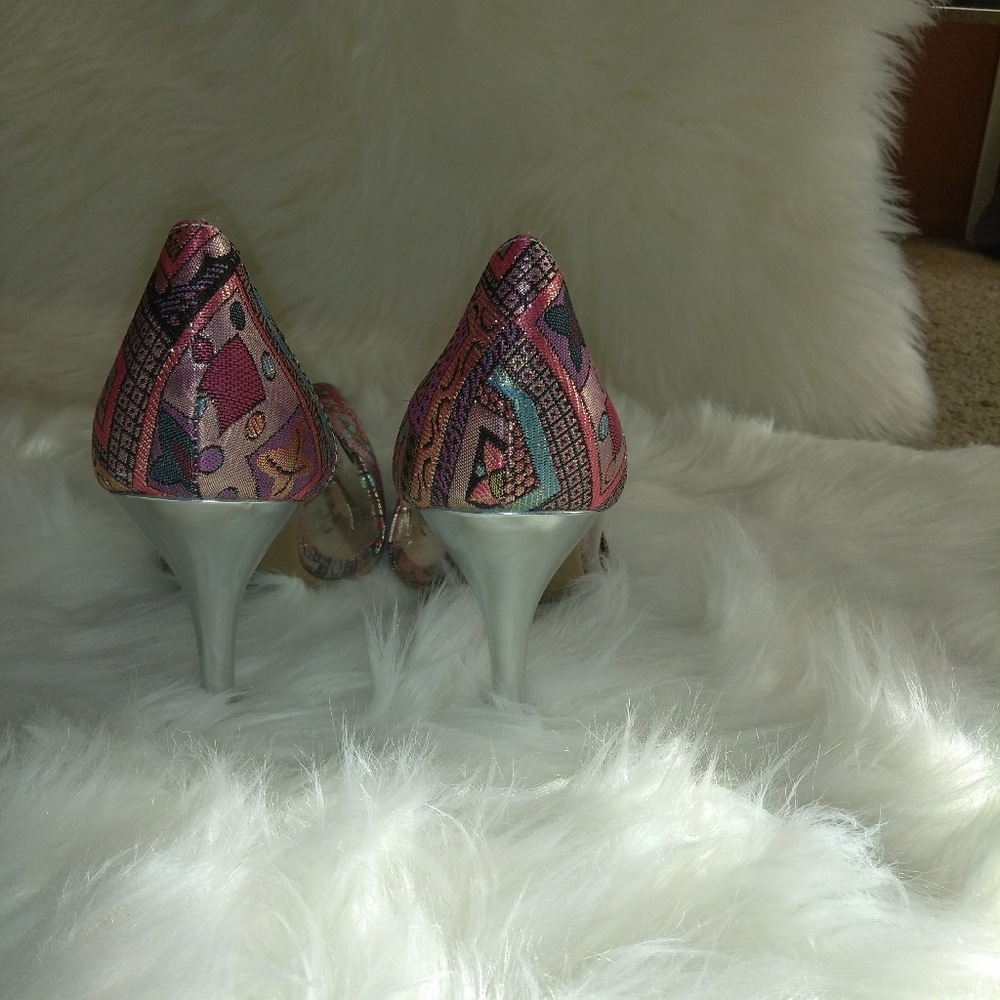 Shoes - Picture 2 of 6